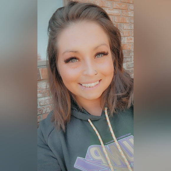 Meet your Posher, Heather - Picture 2 of 2